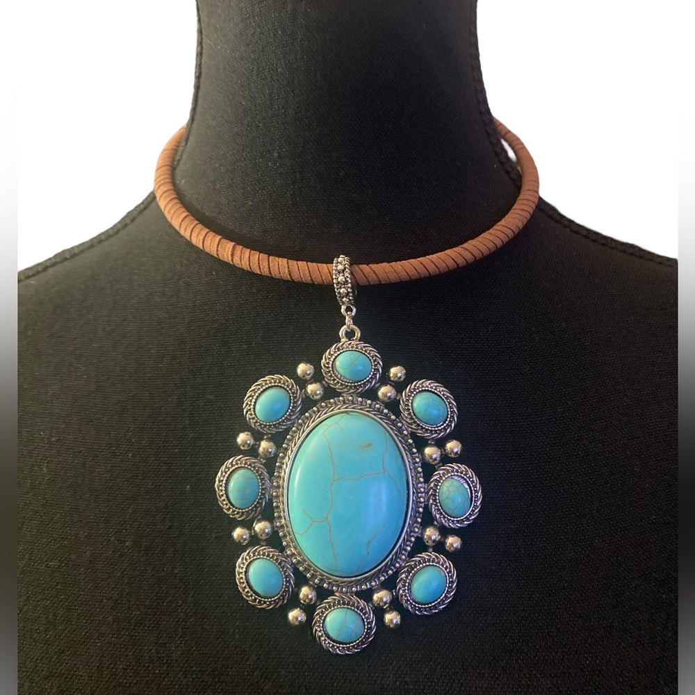 Erica Lyons Blue and Silver Statement Necklace NWT